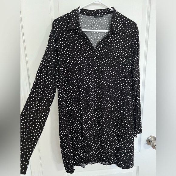 Long sleeve mini dress. Polka dot. 100% viscose. Great condition. - Picture 1 of 3